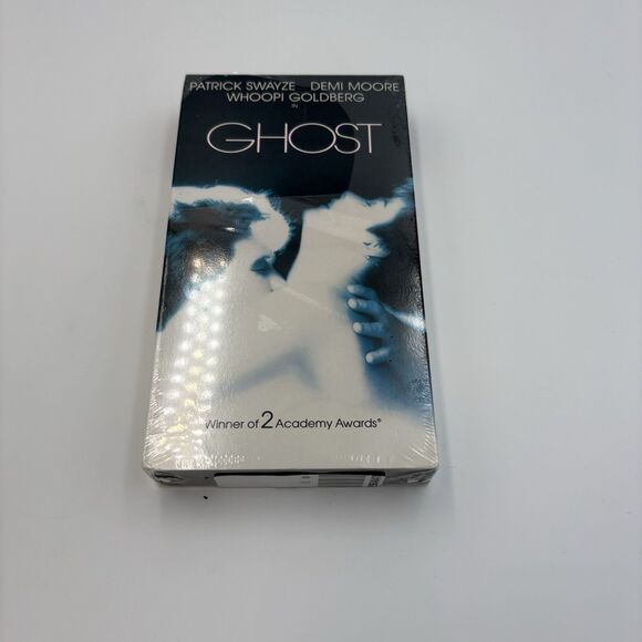 Ghost - Factory Sealed - 1990 - Patrick Swayze Demi Moore Whoopi Goldberg-VHS - Picture 1 of 2
